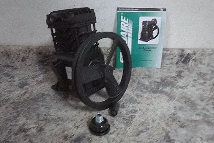 Speedaire 2WGX7B 3 Max Output HP 1 Stage Splash Lubricated Air Compressor Pump